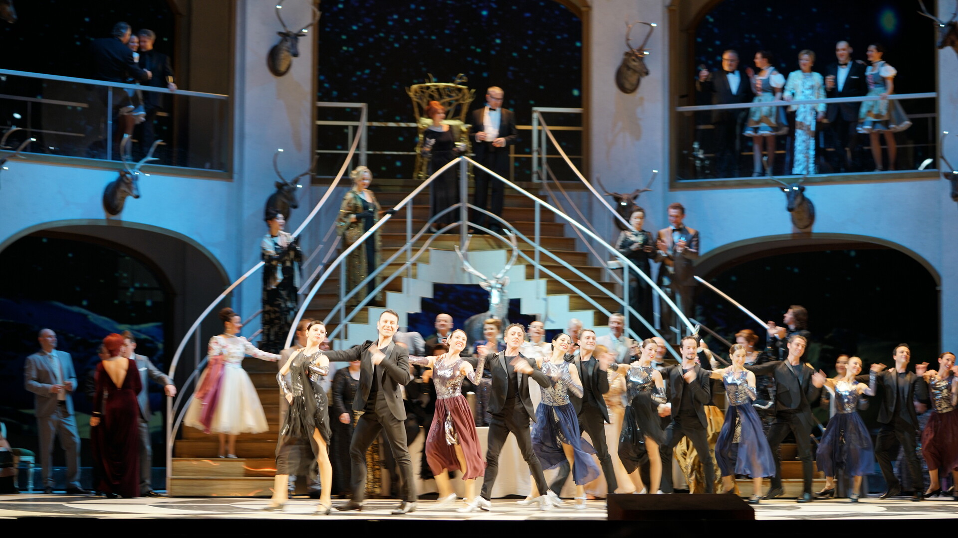 DIE FLEDERMAUS